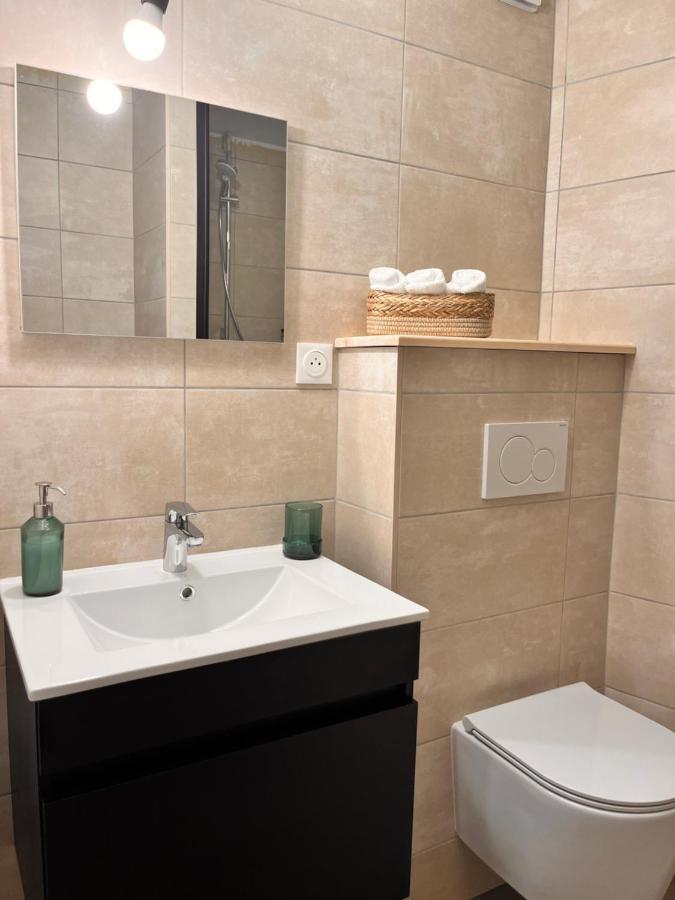 Appartement 2 Chambres Avec Parking Pontarlier Eksteriør bilde
